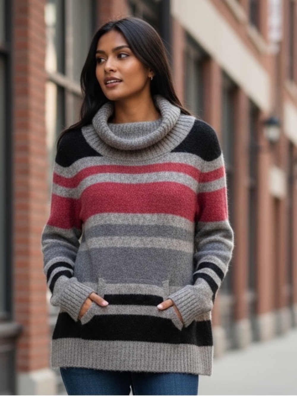 Indefinite women’s sweater with pocket size XL
